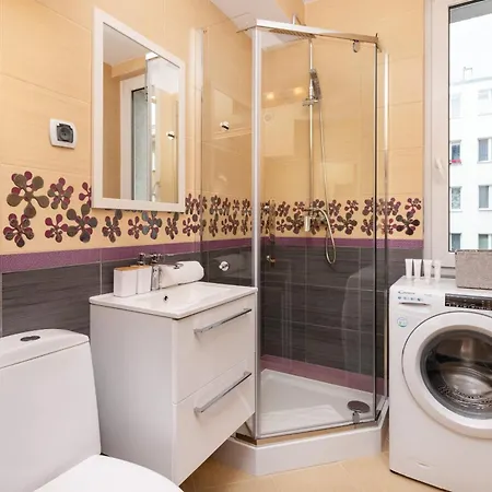 Apartment In Centre Starowiejska By Renters