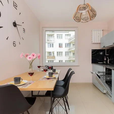 Apartment In Centre Starowiejska By Renters